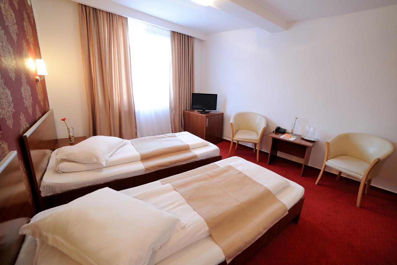 Hotel Roberto Slanic Prahova Екстер'єр фото