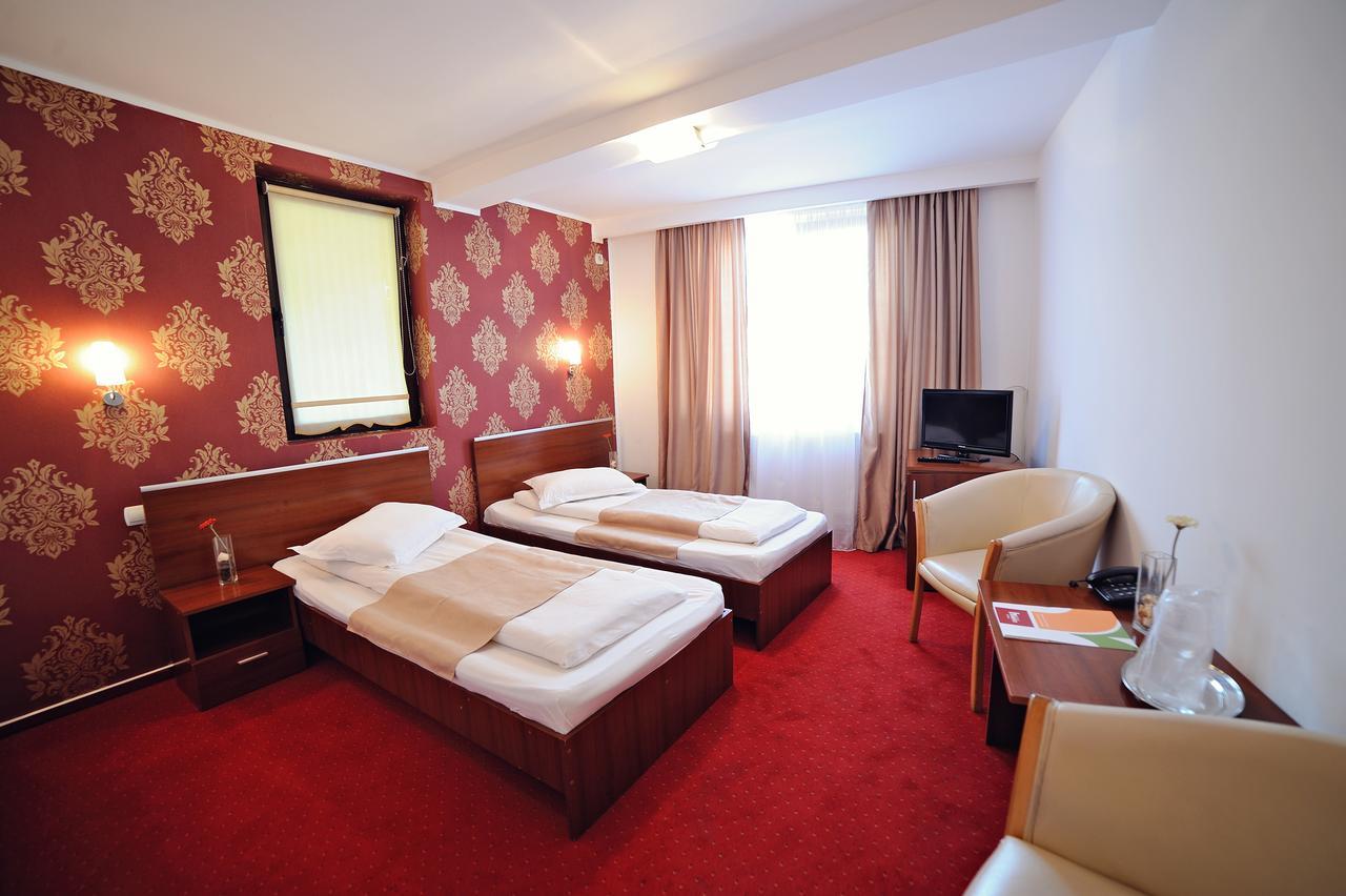 Hotel Roberto Slanic Prahova Екстер'єр фото