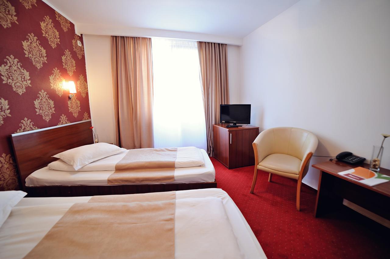 Hotel Roberto Slanic Prahova Екстер'єр фото