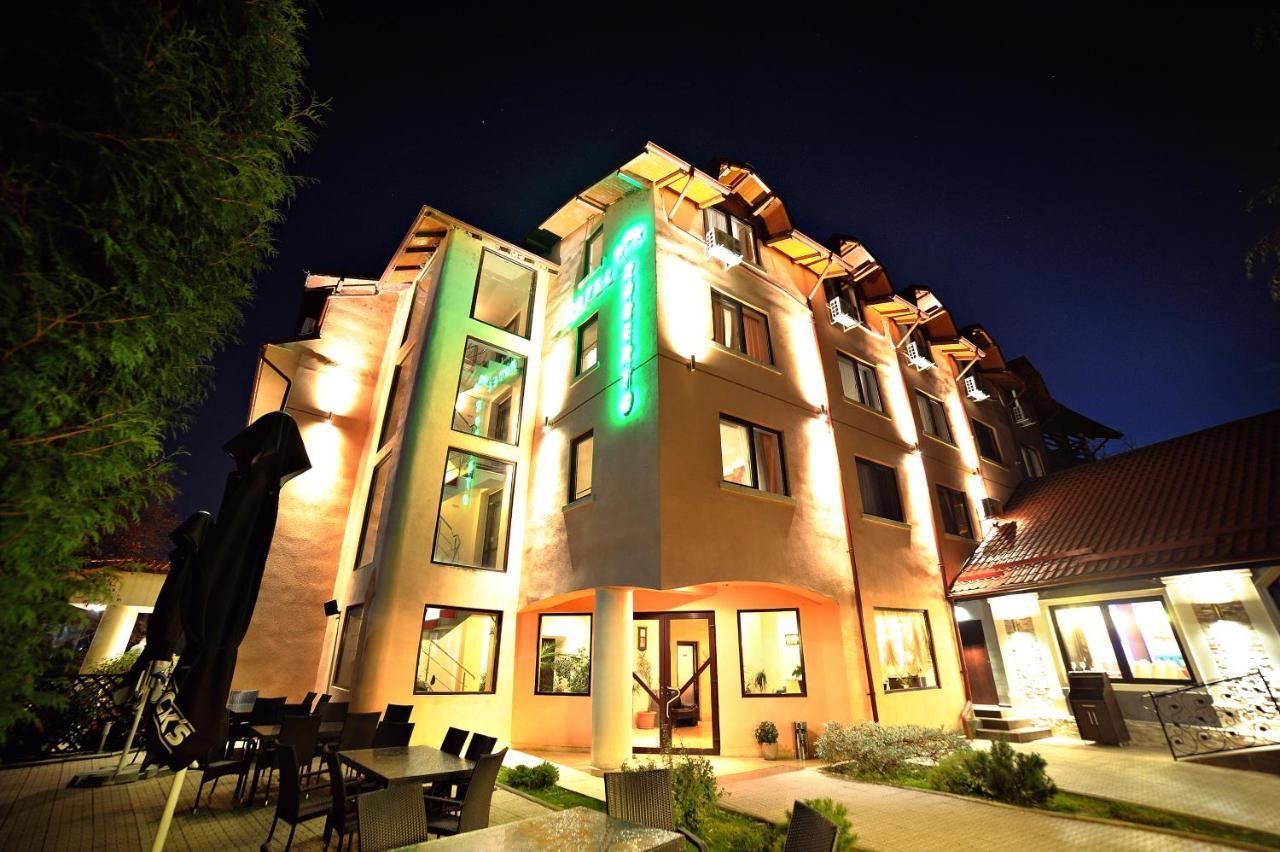 Hotel Roberto Slanic Prahova Екстер'єр фото